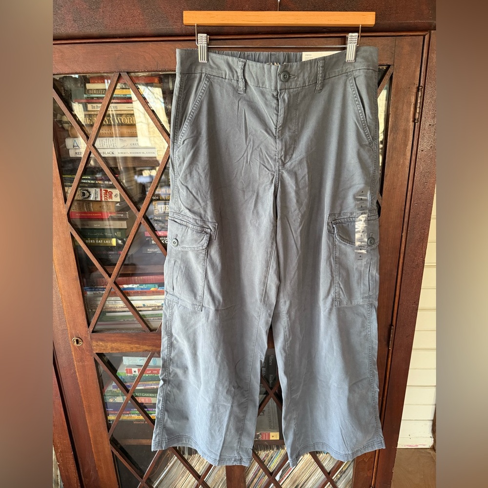 American Eagle dreamy drape cargo